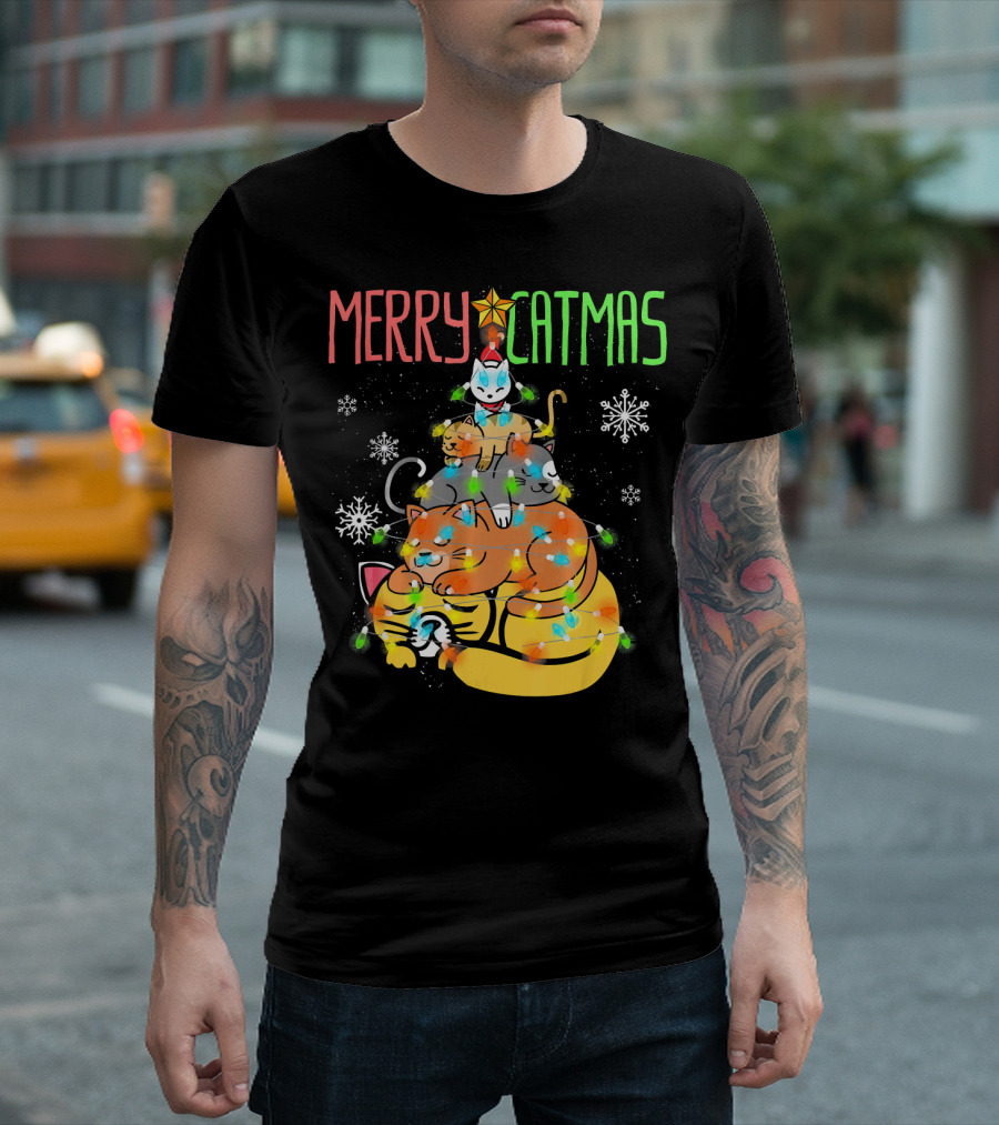 Merry Catmas Funny Christmas Cats With Kittens And Festive Lights T-Shirt