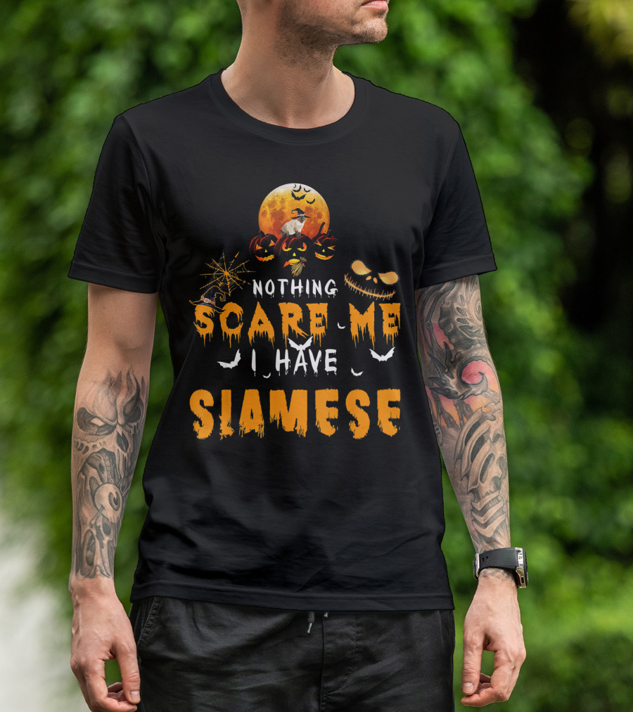 Nothing Scare Me I Have Siamese Cat Halloween Pumpkins Full Moon Bats Jack-o'-Lanterns T-Shirt