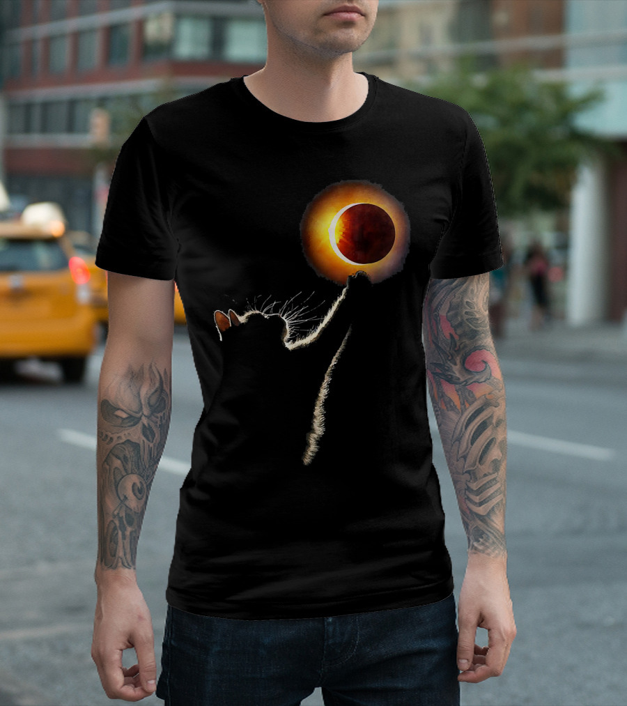 Black Cat Reaching For Solar Eclipse Funny Cute Cat T-Shirt