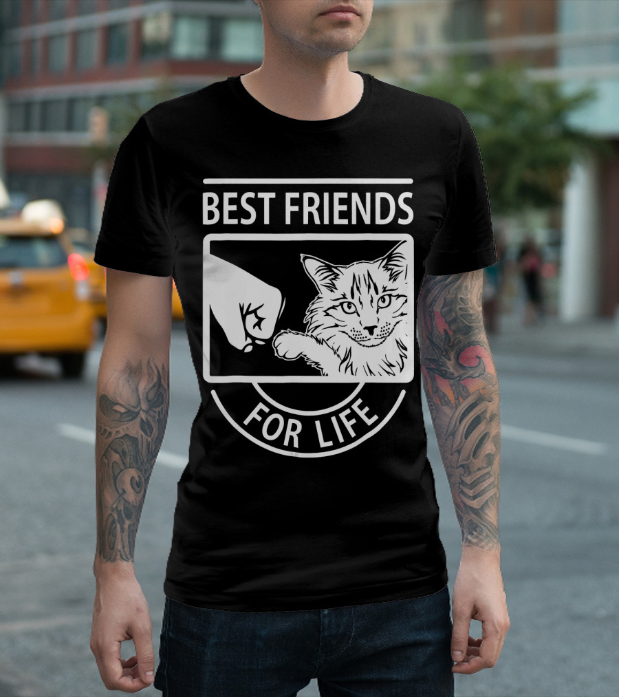Best Friends for Life Maine Coon Cat Fist Bump T-Shirt
