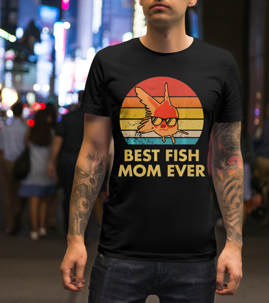 Best Fish Mom Ever Goldfish Retro Sunglasses Stripes T-Shirt