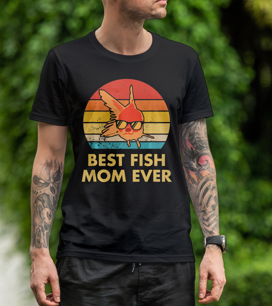Best Fish Mom Ever Goldfish Retro Sunglasses Stripes T-Shirt