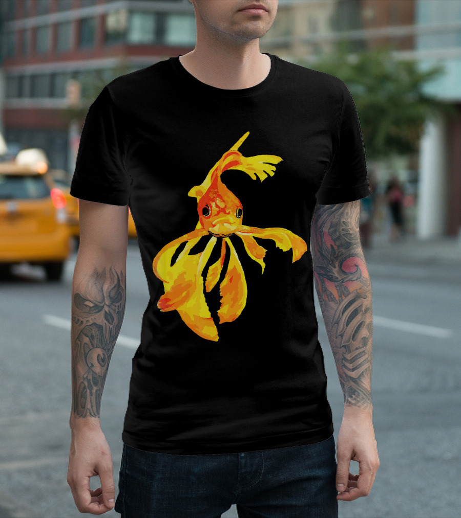 Cute Fantail Goldfish Elegant Flowing Fins T-Shirt