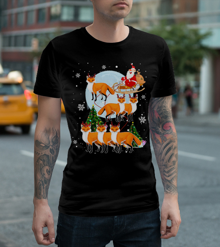 Santa's Sleigh with Fox Reindeer Wild Animals Christmas Scene T-Shirt