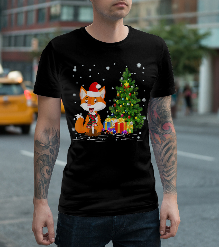 Funny Fox Lover Santa Hat Christmas Tree Gifts T-Shirt