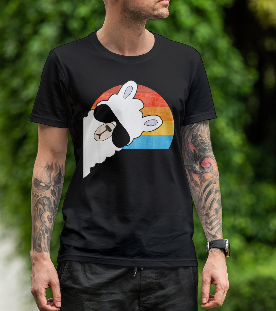 FUNNY LLAMA ALPACA 70s RETRO SUNSET WITH SUNGLASSES AND VINTAGE STRIPES T-Shirt