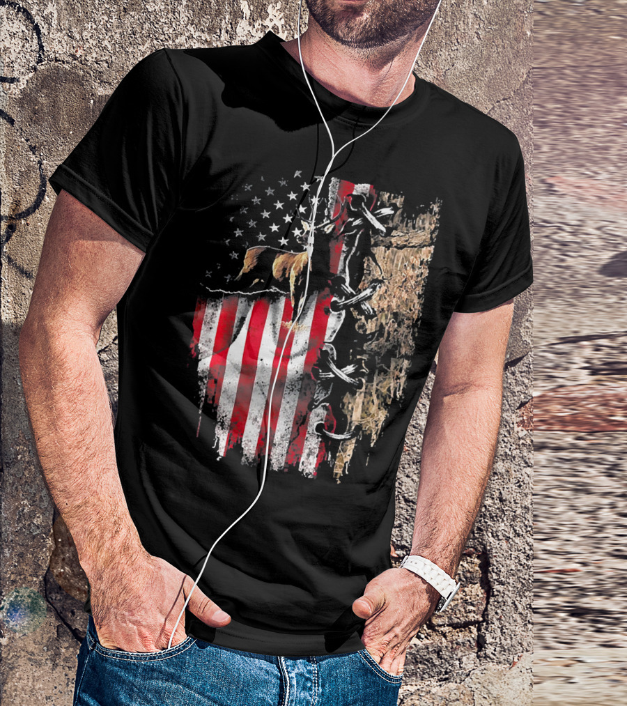 Deer Hunting Patriotic America Flag Love T-Shirt