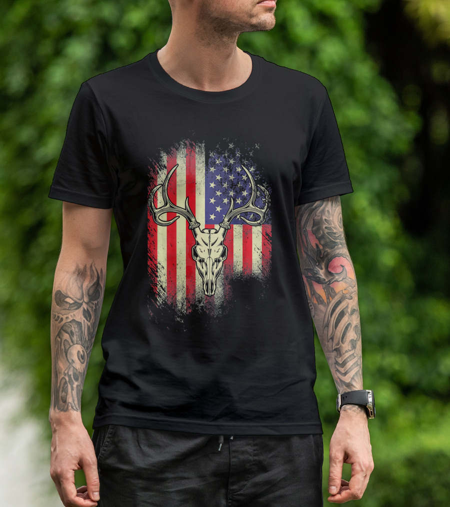 American Flag Deer Skull Stars And Stripes Patriotic Deer T-Shirt