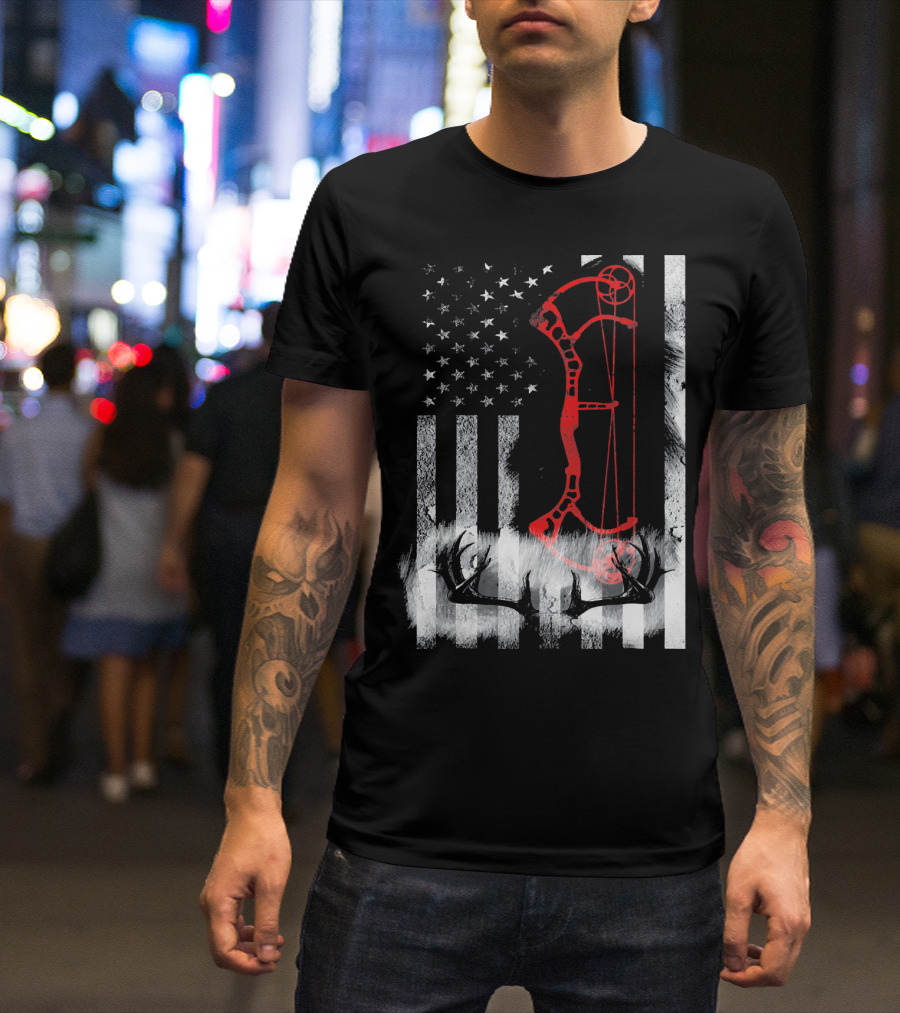 US Flag Deer Hunter Bow Hunting Antlers T-Shirt