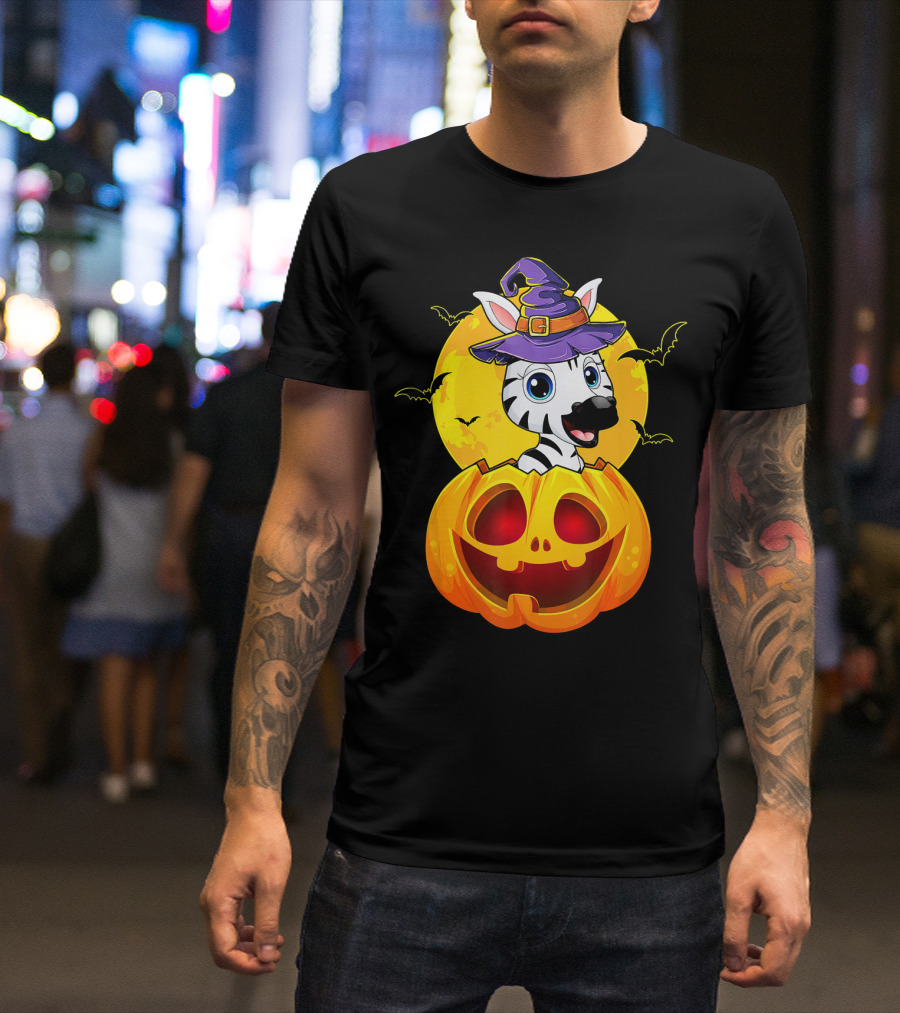 Zebra Witch Hat In Jack O Lantern With Moon And Bats T-Shirt