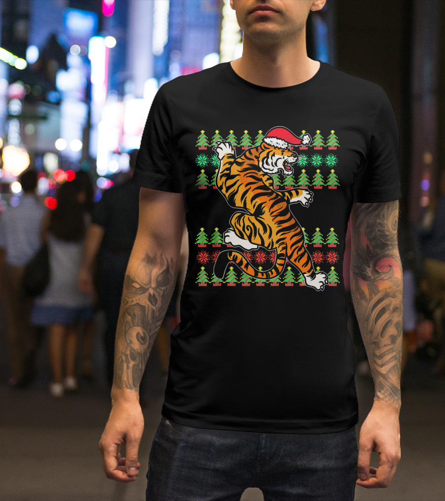 Bengal Siberian Tiger With Santa Hat And Christmas Tree T-Shirt