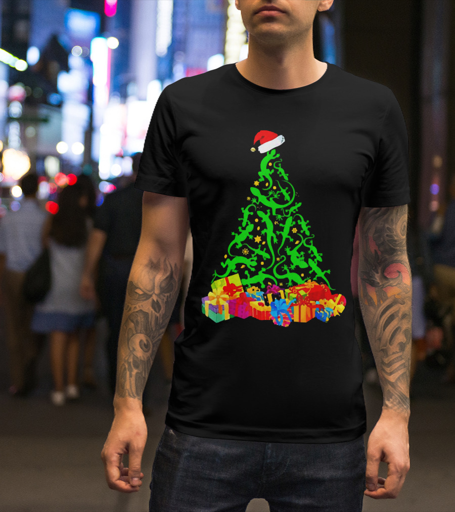 Leopard Gecko Reptile Pet Christmas Tree With Santa Hat And Presents T-Shirt
