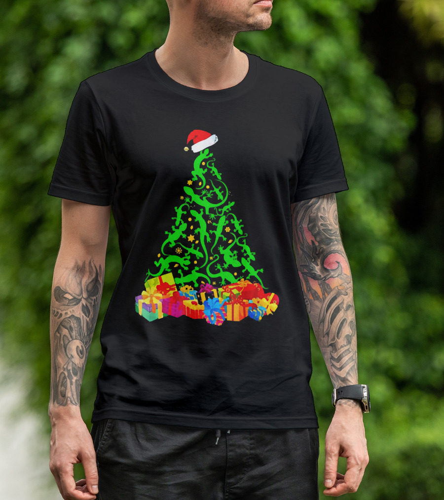 Leopard Gecko Reptile Pet Christmas Tree With Santa Hat And Presents T-Shirt