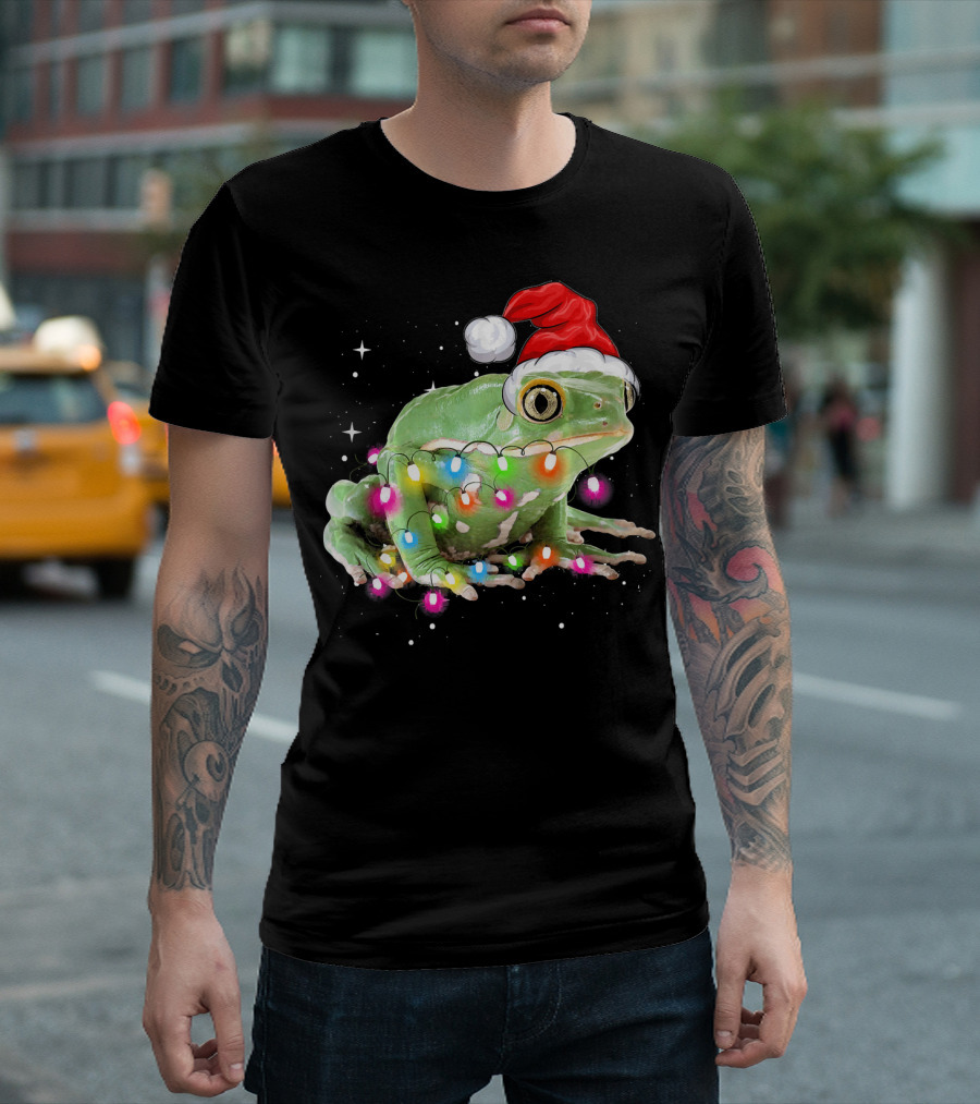 Funny Frog Christmas Frog Santa Hat String Lights T-Shirt