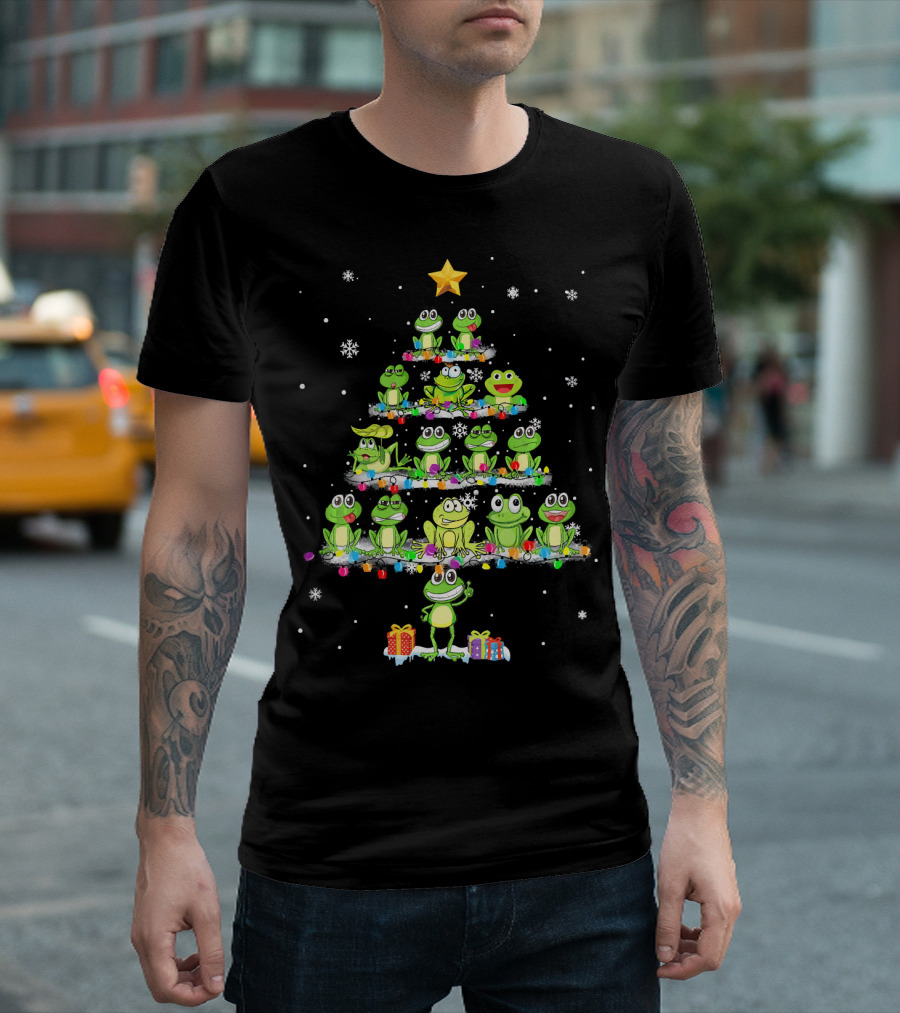 Frog Christmas Tree Funny Decor Snowy Frog Holiday Scene T-Shirt