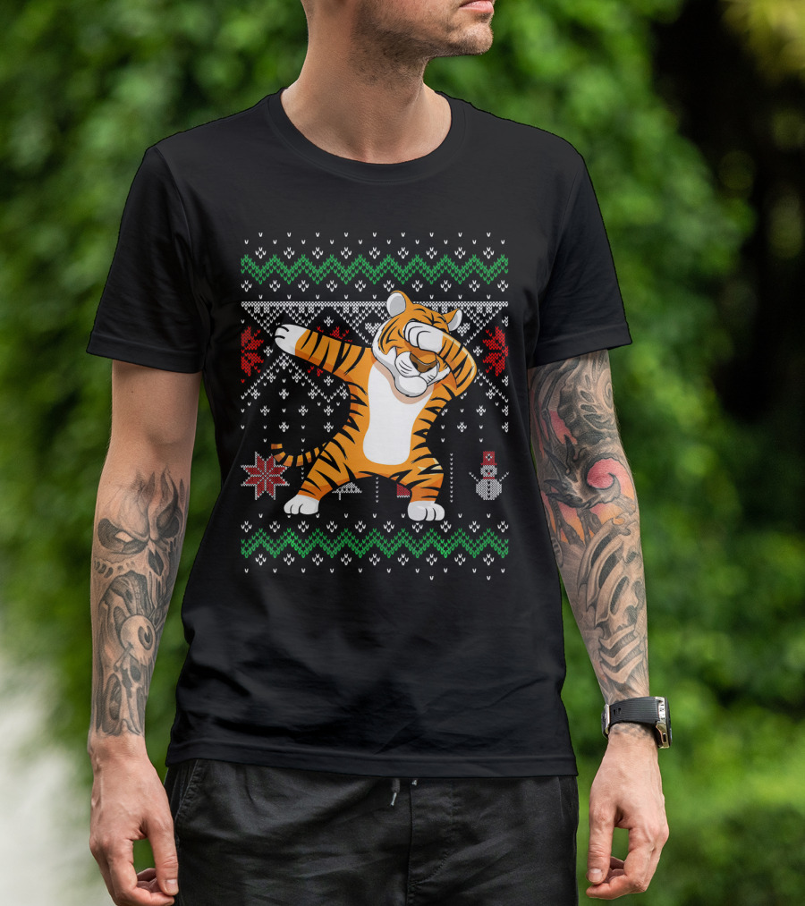 Funny Tiger Dabbing Christmas T-Shirt