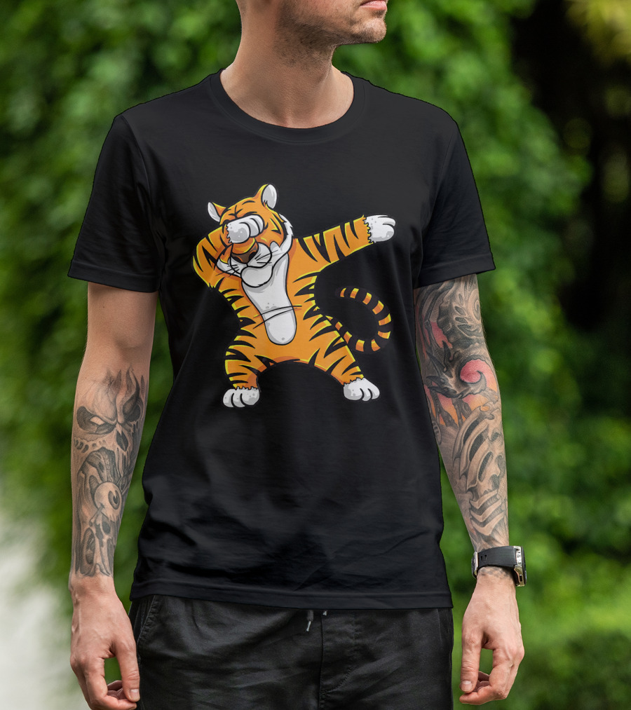 Funny Dabbing Tiger Perfect For Fans Of Dance And Humor T-Shirt
