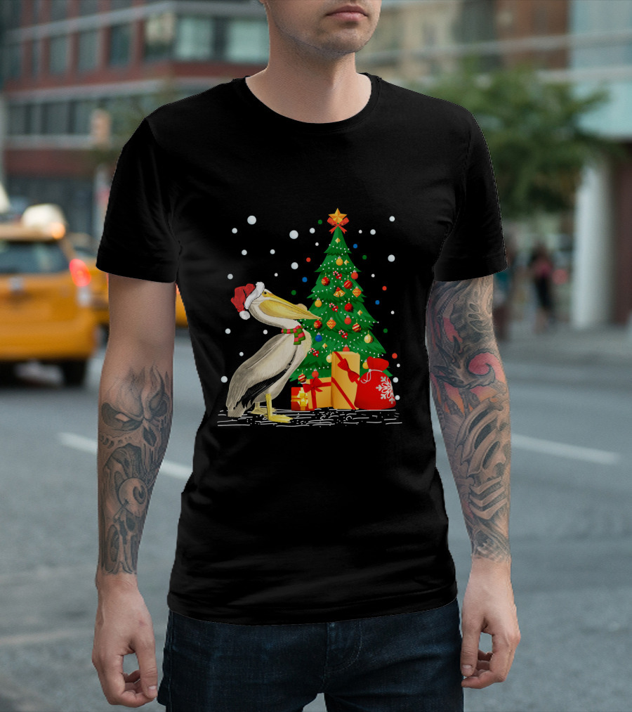Funny Pelican Lover Santa Hat Christmas Tree T-Shirt