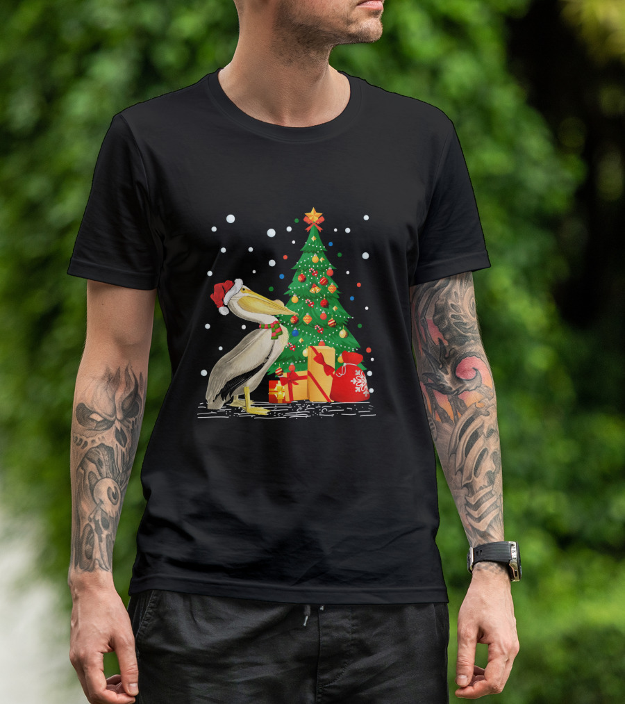 Funny Pelican Lover Santa Hat Christmas Tree T-Shirt