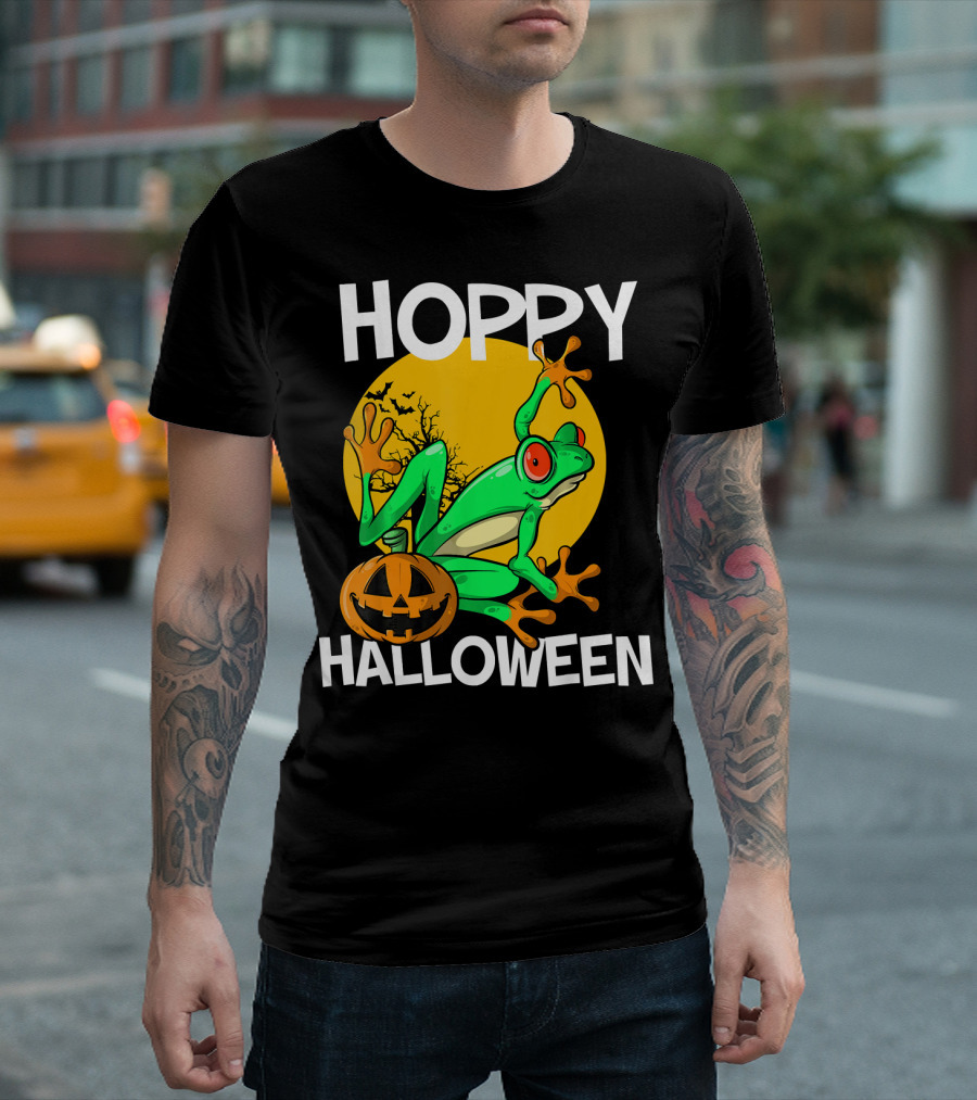 Hoppy Halloween Frog With Pumpkin And Full Moon T-Shirt