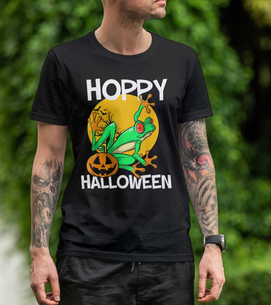 Hoppy Halloween Frog With Pumpkin And Full Moon T-Shirt