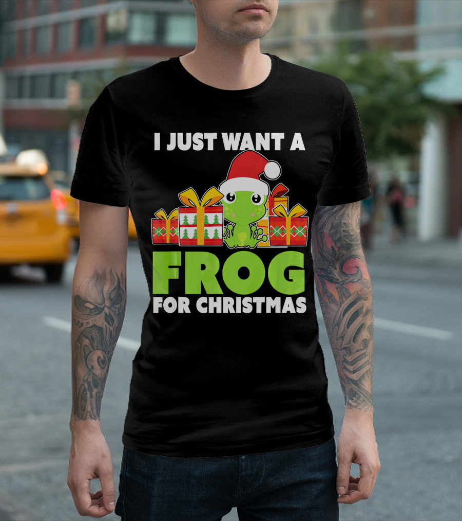 I Just Want A Frog For Christmas Santa Hat Cute Christmas Frog T-Shirt