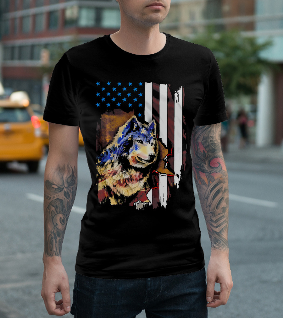 USA Wolf Vintage American Flag Stars Stripes T-Shirt