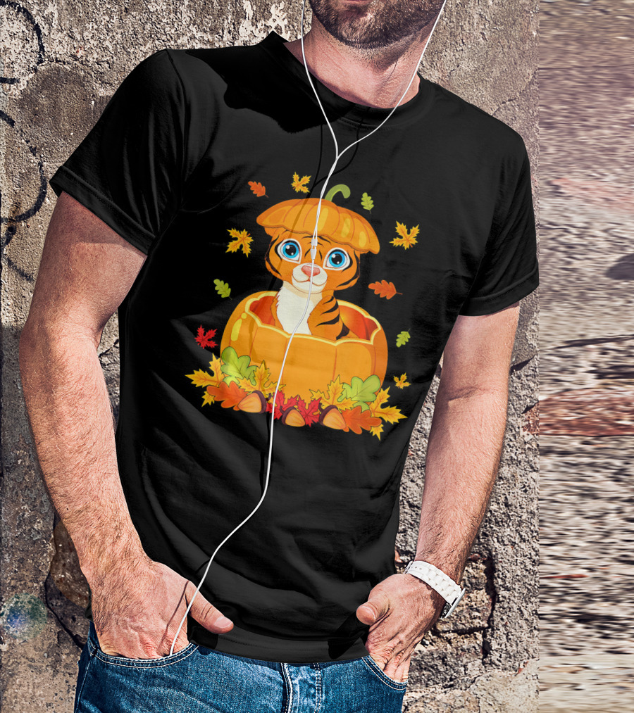 Thanksgiving Cute Tiger In Pumpkin Surrounded By Autumn Leaves T-Shirt