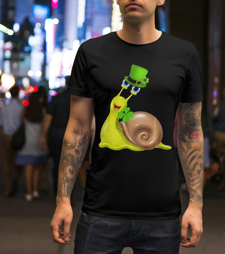 St Patricks Day Snail Wearing Irish Shamrock Hat T-Shirt