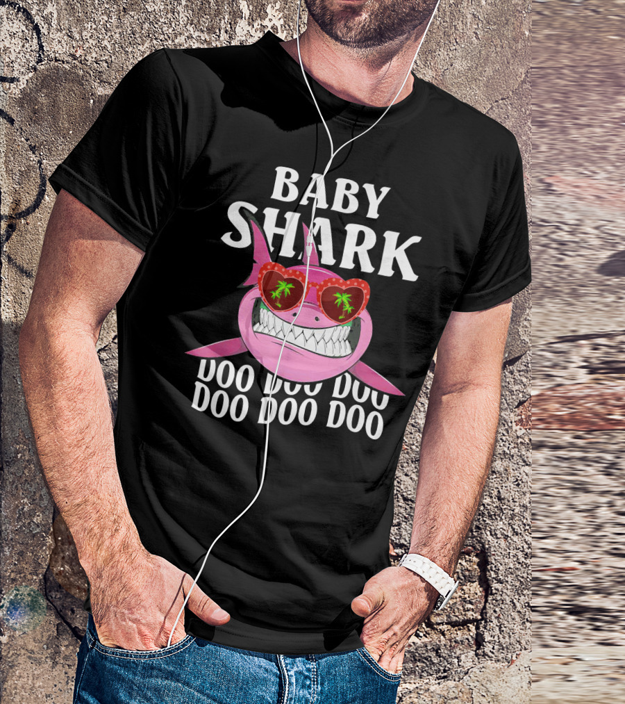 Baby Shark Doo Doo Doo Pink Shark With Heart Sunglasses T-Shirt