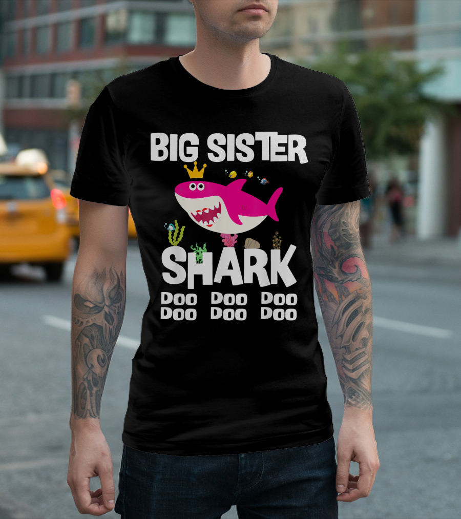 Big Sister Shark Doo Doo Doo Pink Crowned Shark Ocean Fun T-Shirt