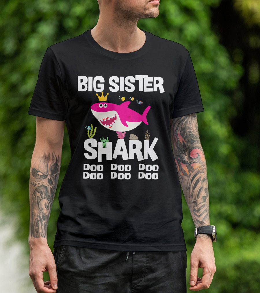 Big Sister Shark Doo Doo Doo Pink Crowned Shark Ocean Fun T-Shirt