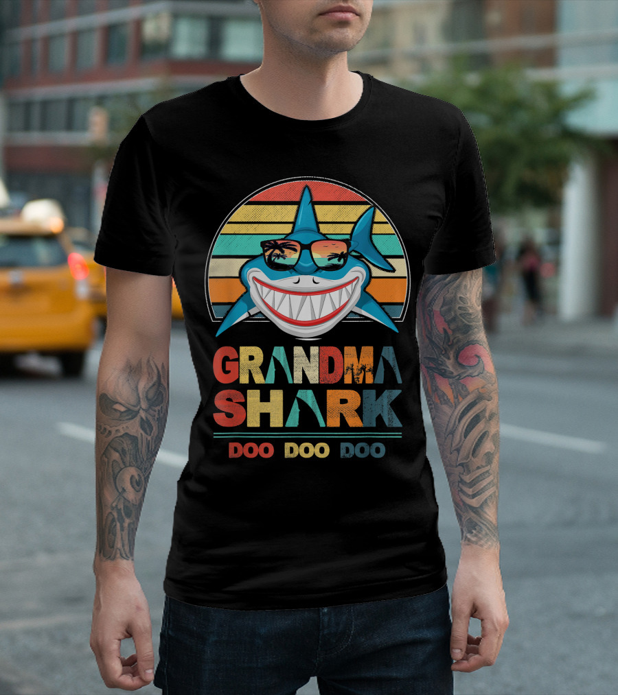 Grandma Shark Doo Doo Doo Vintage Sunset Retro Sunglasses T-Shirt