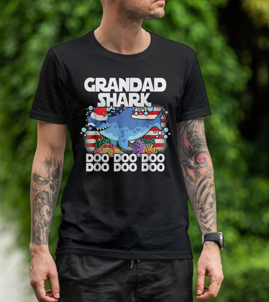 Grandad Shark Doo Doo Santa Hat American Flag Ocean Bubbles T-Shirt