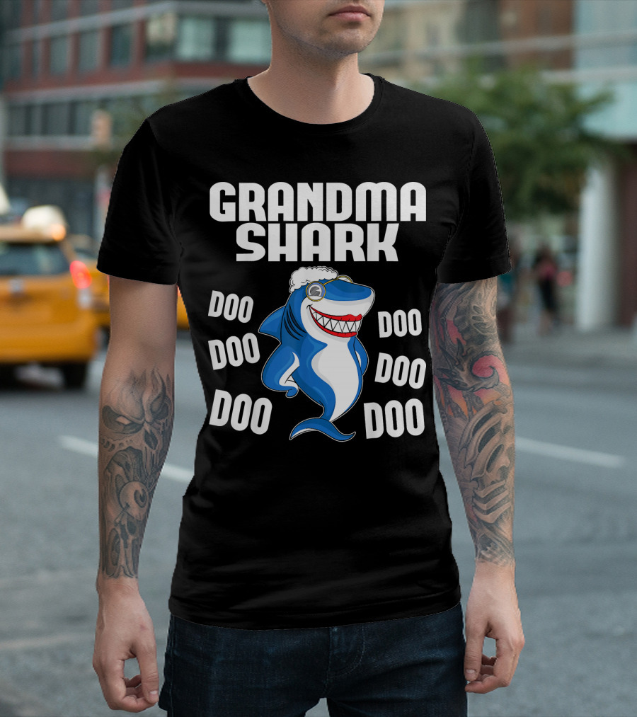 Grandma Shark Doo Doo Doo Cute Cartoon With Glasses And Cap T-Shirt