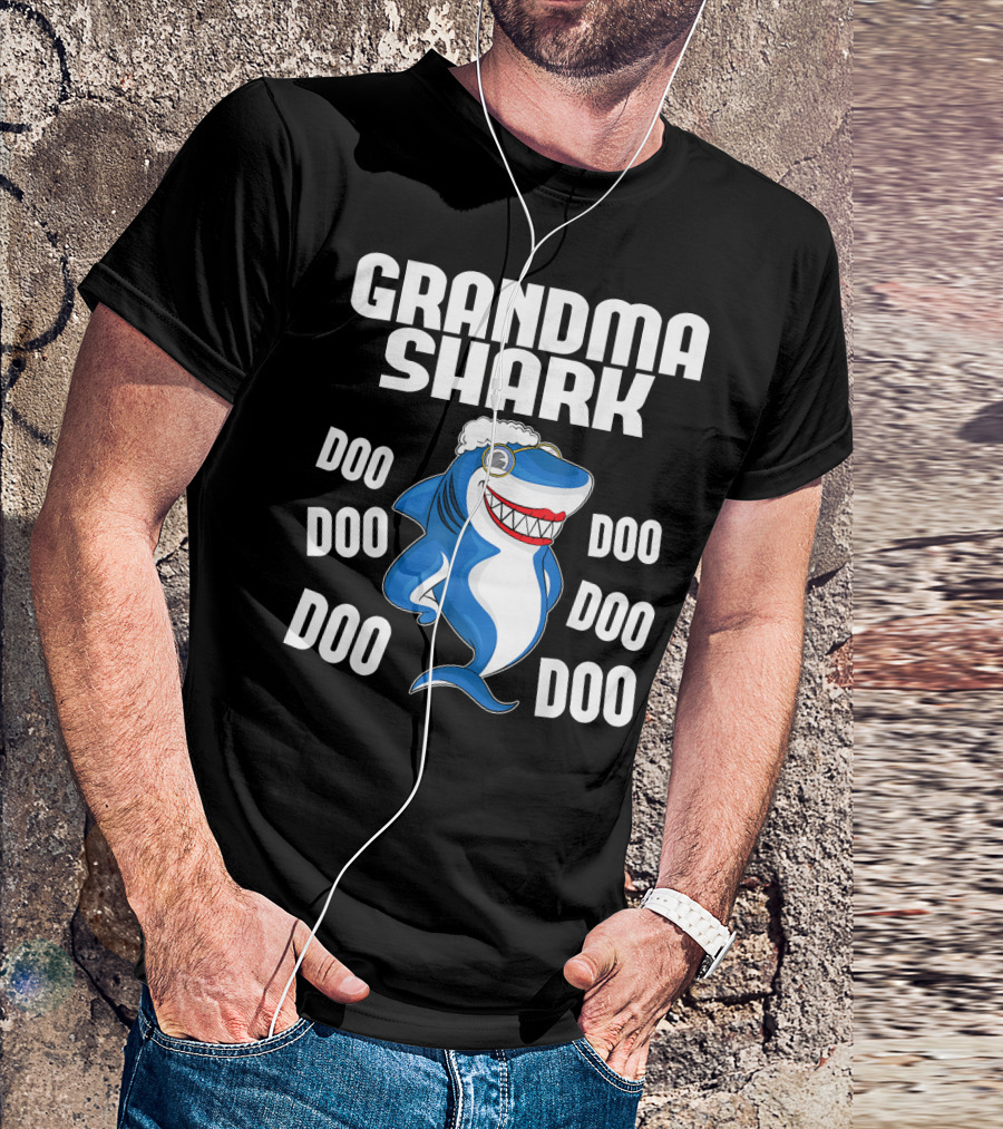 Grandma Shark Doo Doo Doo Cute Cartoon With Glasses And Cap T-Shirt