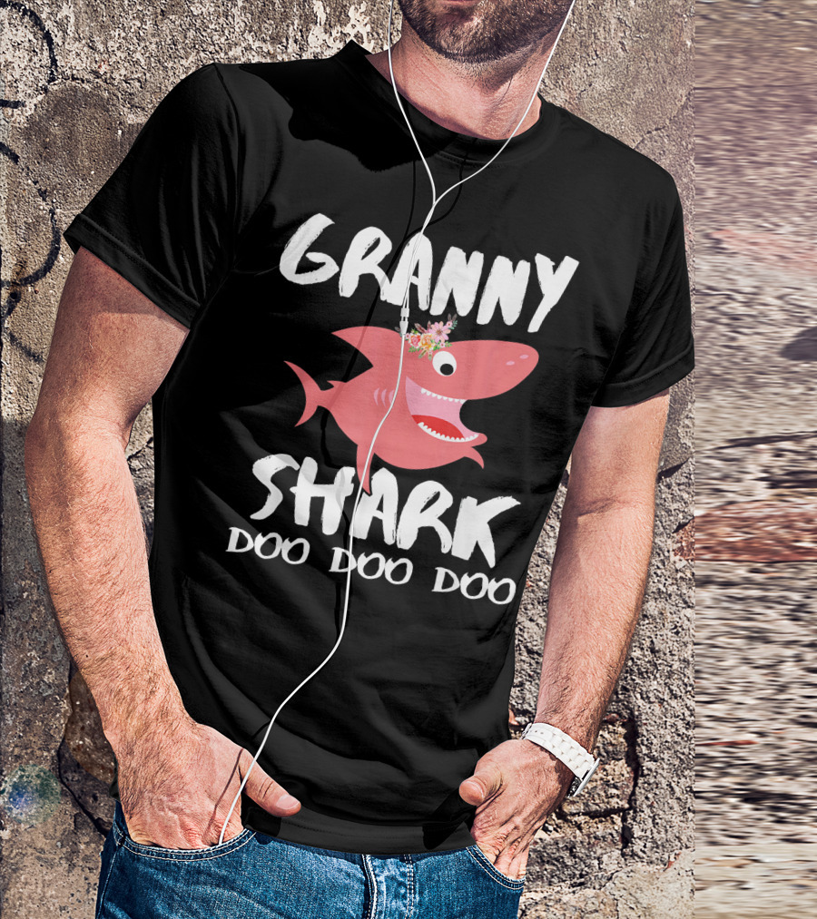 Granny Shark Doo Doo Doo Flower Crown T-Shirt