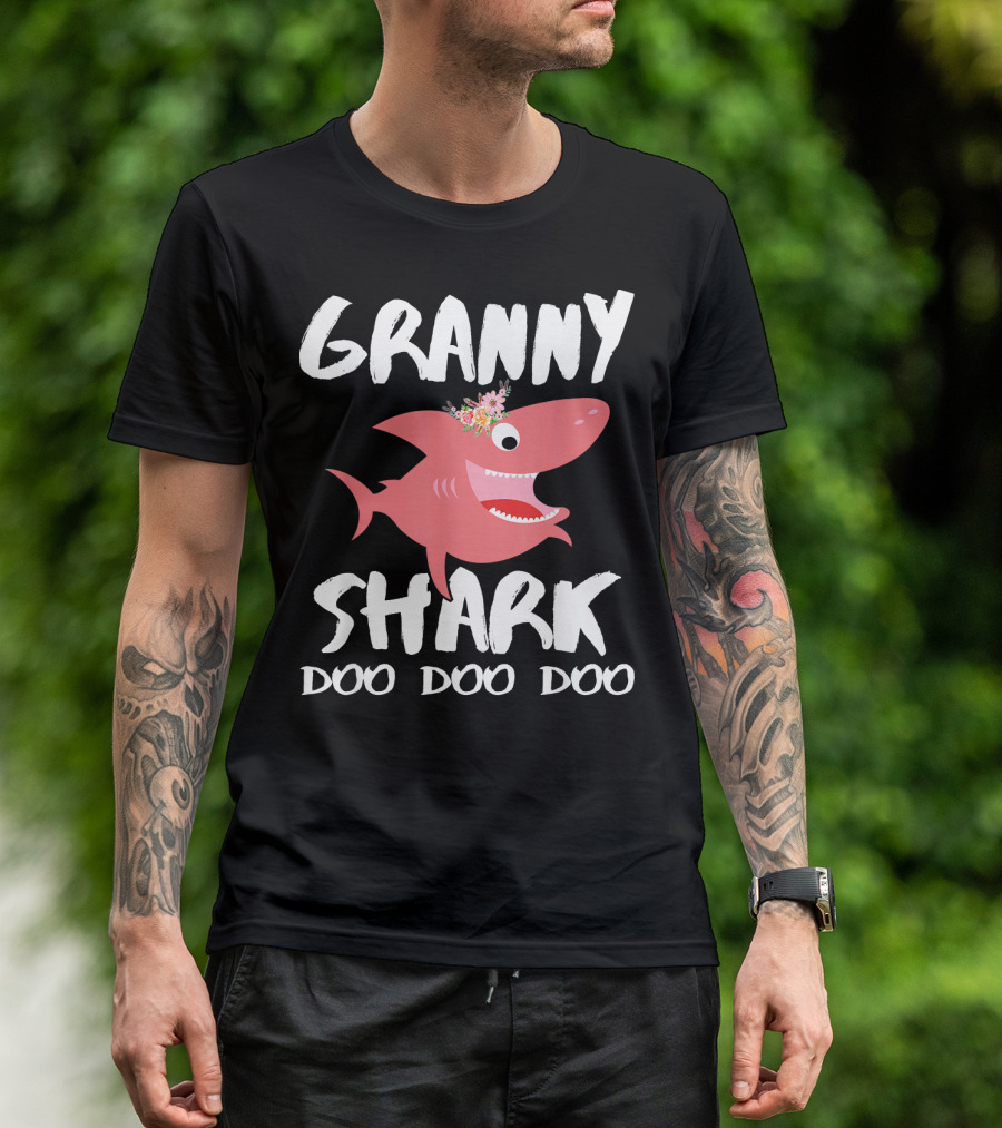 Granny Shark Doo Doo Doo Flower Crown T-Shirt