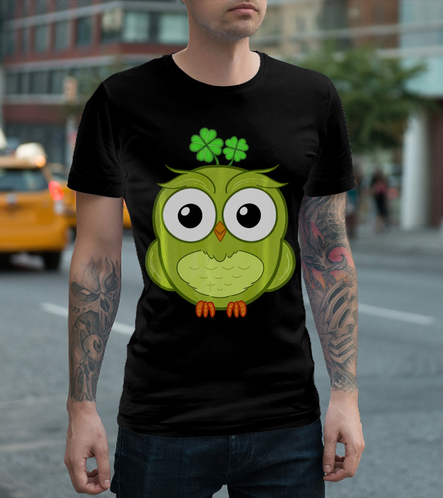 Cute Green Owl with Shamrocks T-Shirt