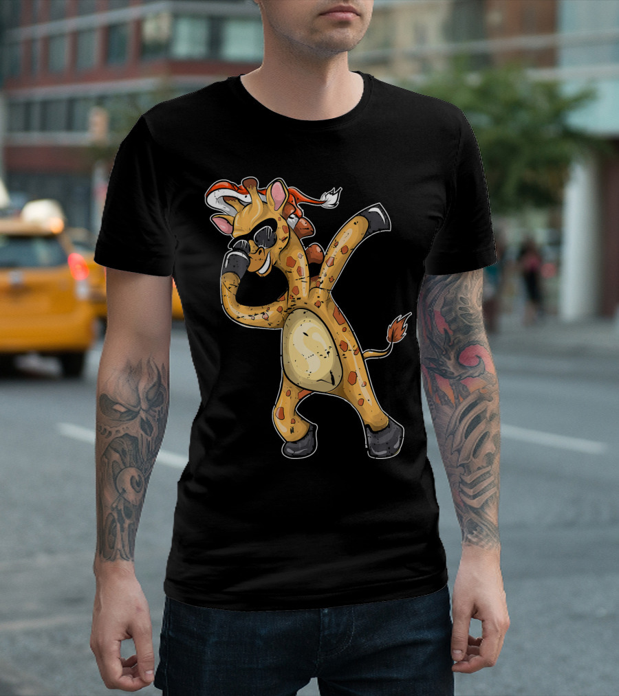 Christmas Animal Dabbing Giraffe Santa Hat Sunglasses T-Shirt