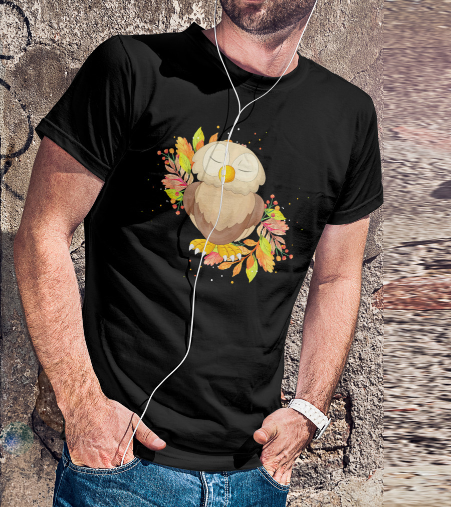 Cute Autumn Thanksgiving Owl With Leaves And Berries T-Shirt