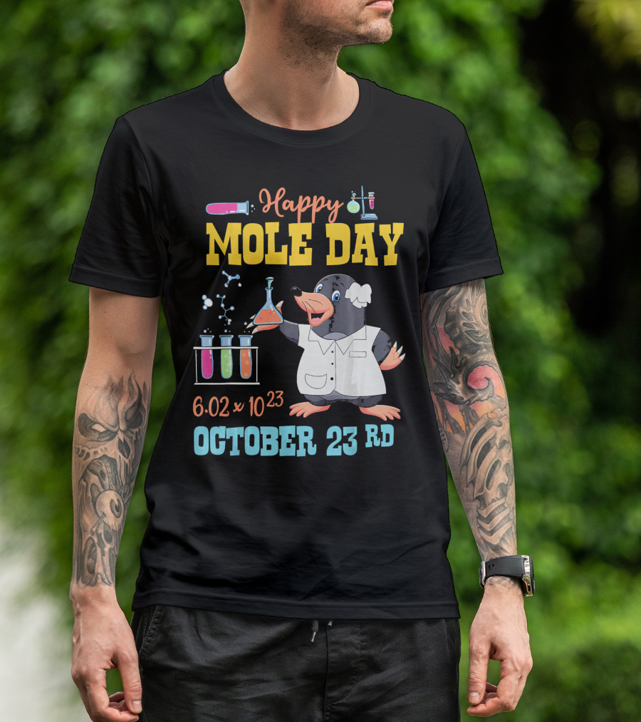 Happy Mole Day October 23rd Science 6.02 X 10²³ Chemistry Mole Cartoon T-Shirt