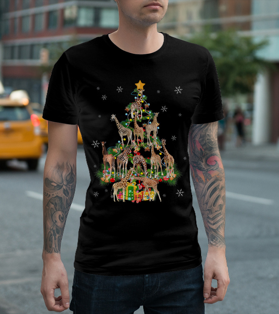 Funny Giraffe Christmas Tree with Giraffe Love and Holiday Snowflakes T-Shirt