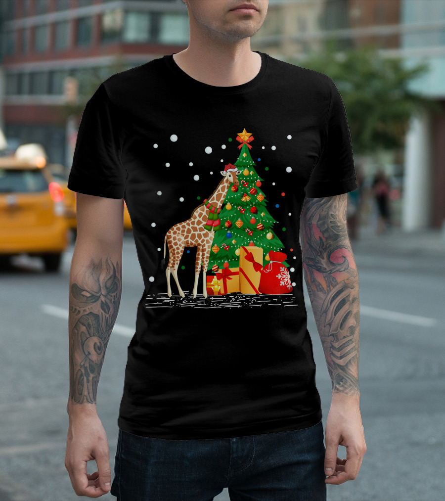 Funny Giraffe Lover Santa Hat Christmas Tree T-Shirt