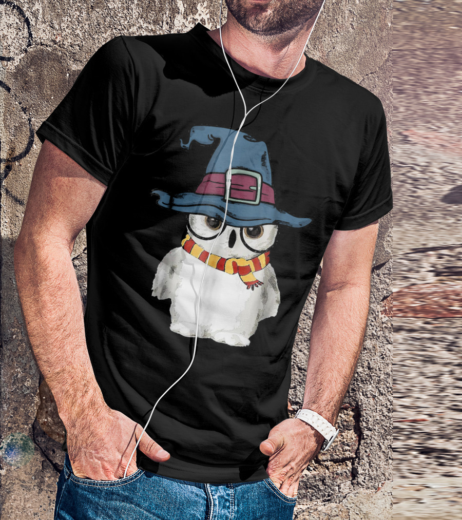 Funny Cute Owl In Magical Wizard Hat With Striped Scarf T-Shirt