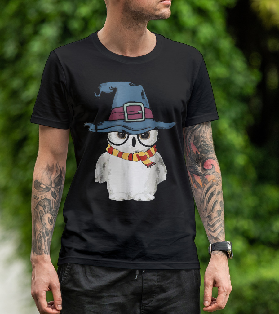 Funny Cute Owl In Magical Wizard Hat With Striped Scarf T-Shirt