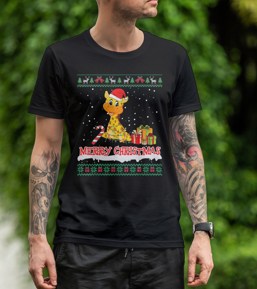 Merry Christmas Giraffe In Santa Hat With Candy Cane And Gifts For Animal Lovers T-Shirt