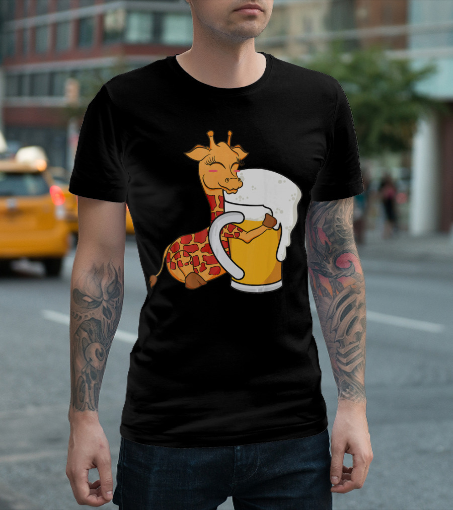 Giraffe Cute Giraffe Hugging Beer Mug T-Shirt