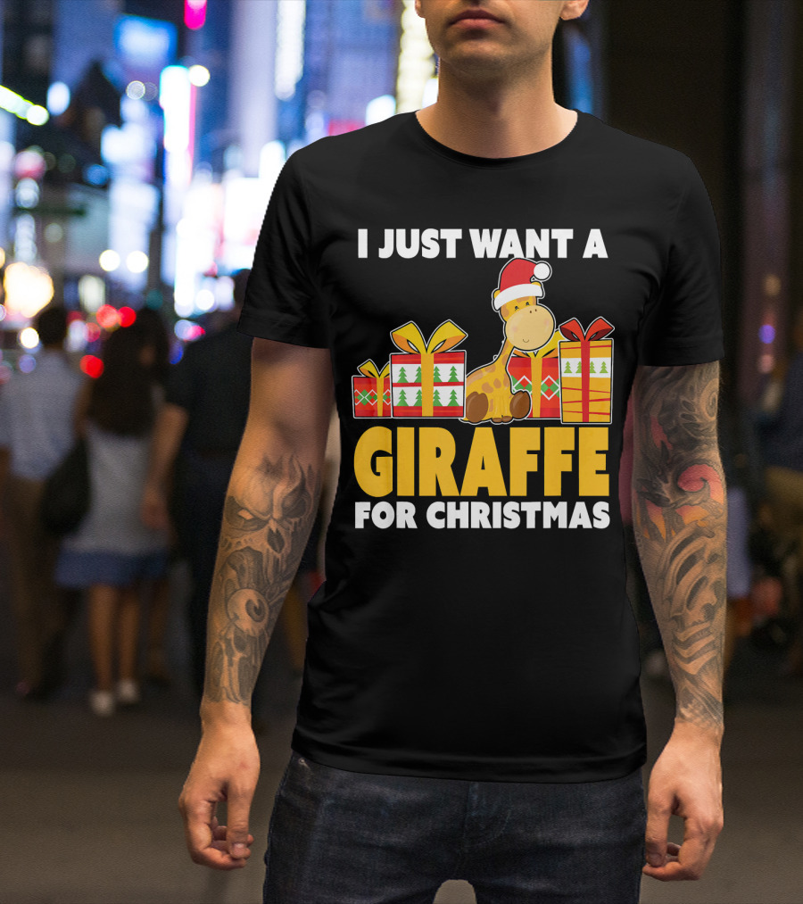 I Just Want A Giraffe For Christmas Giraffe With Santa Hat Cute Giraffe T-Shirt