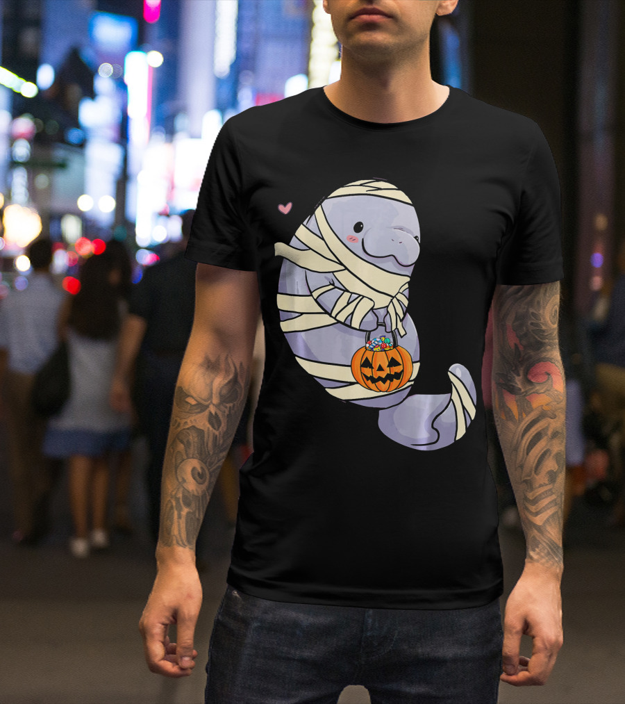Manatee Mummy Holding Jack O Lantern Pumpkin With Heart T-Shirt